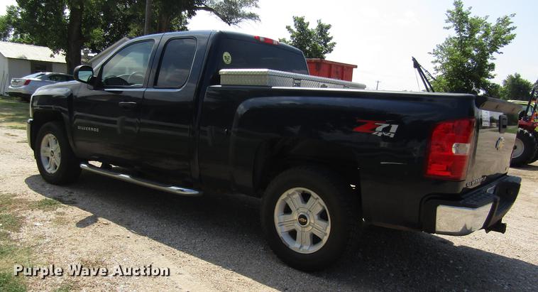 image for item DD8907 2011 Chevrolet Silverado 1500 Ext. Cab pickup truck