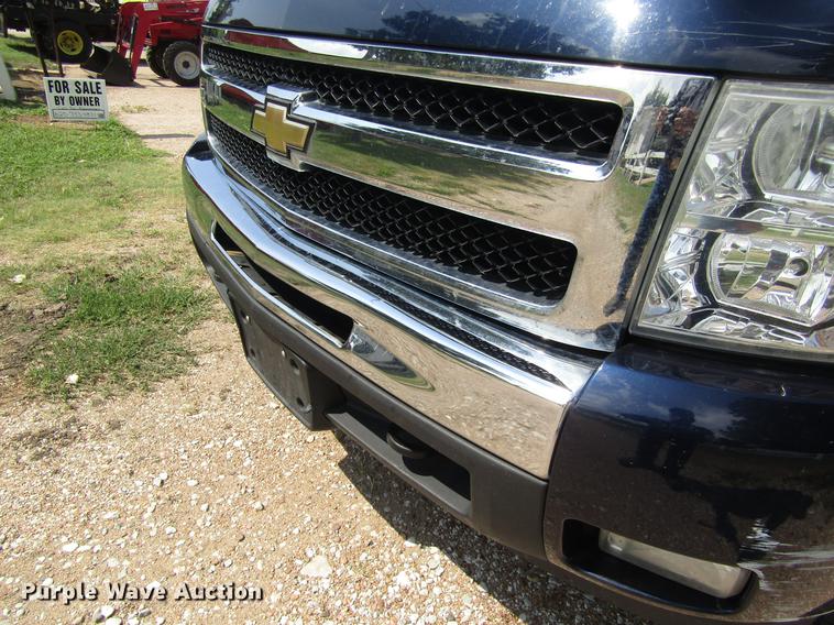 image for item DD8907 2011 Chevrolet Silverado 1500 Ext. Cab pickup truck