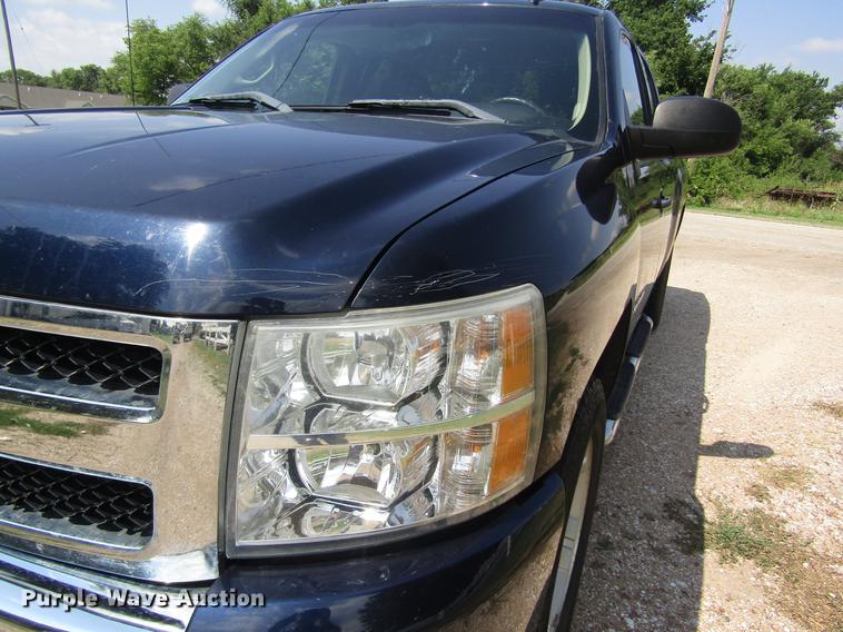 image for item DD8907 2011 Chevrolet Silverado 1500 Ext. Cab pickup truck