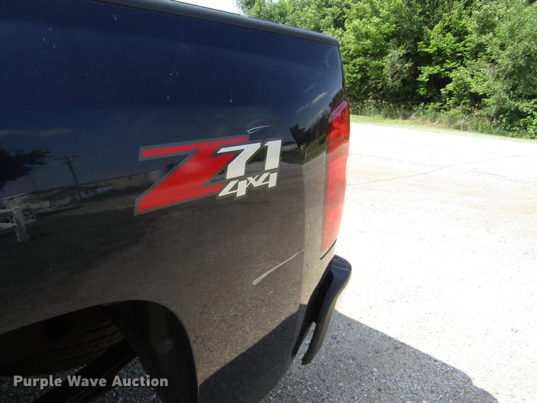image for item DD8907 2011 Chevrolet Silverado 1500 Ext. Cab pickup truck