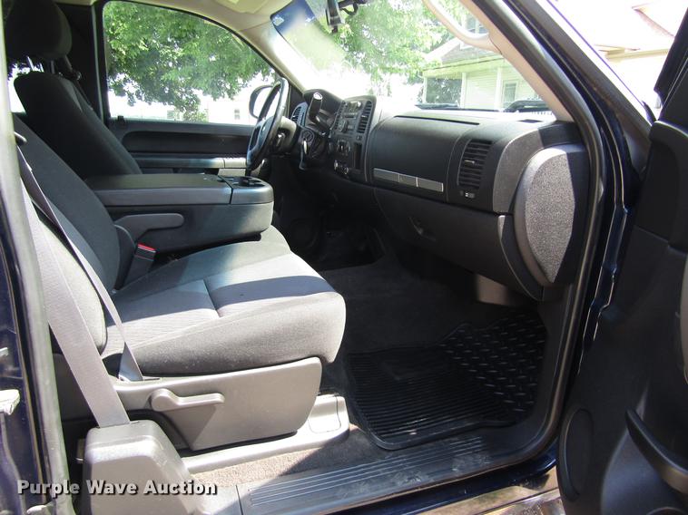 image for item DD8907 2011 Chevrolet Silverado 1500 Ext. Cab pickup truck