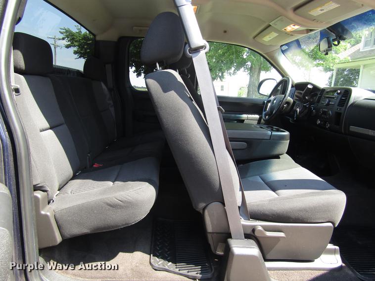 image for item DD8907 2011 Chevrolet Silverado 1500 Ext. Cab pickup truck