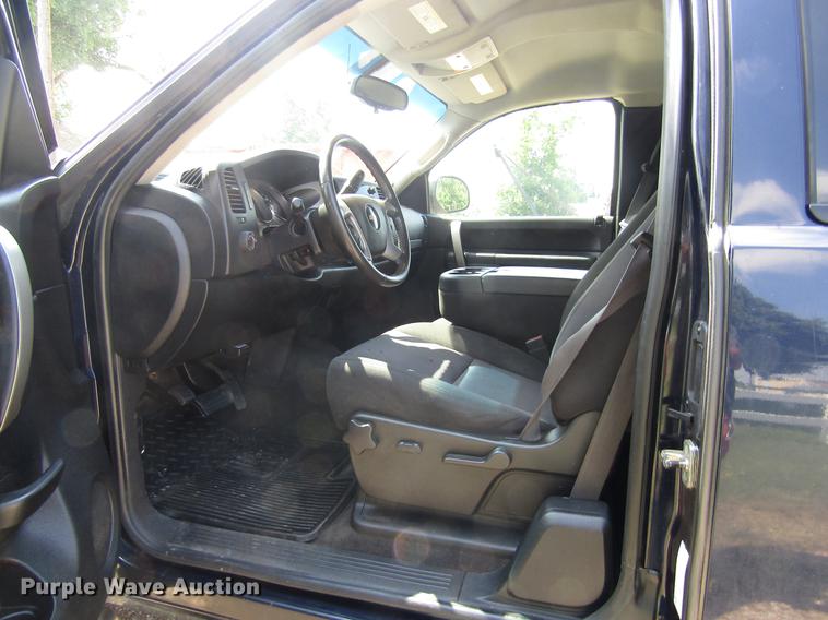 image for item DD8907 2011 Chevrolet Silverado 1500 Ext. Cab pickup truck