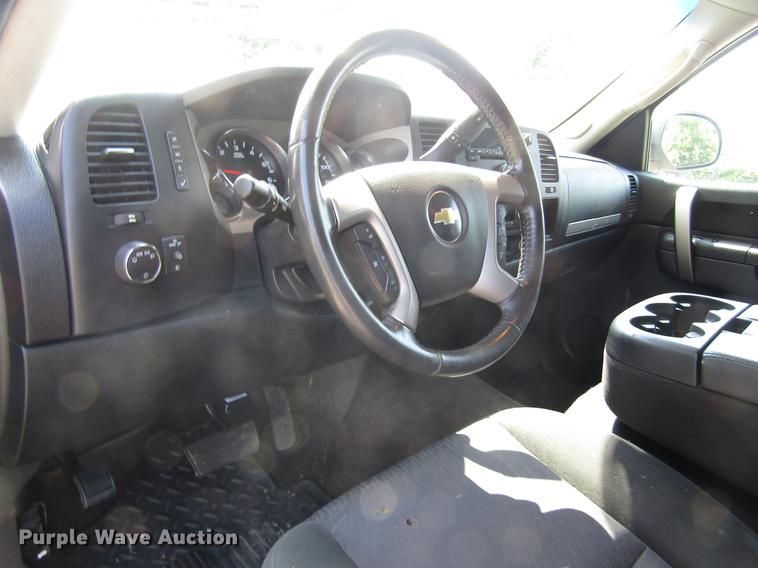 image for item DD8907 2011 Chevrolet Silverado 1500 Ext. Cab pickup truck