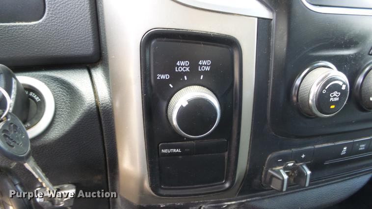 image for item DE2969 2013 Dodge Ram 2500 SLT Crew Cab pickup truck