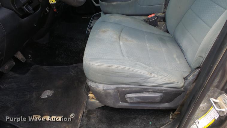 image for item DE2969 2013 Dodge Ram 2500 SLT Crew Cab pickup truck