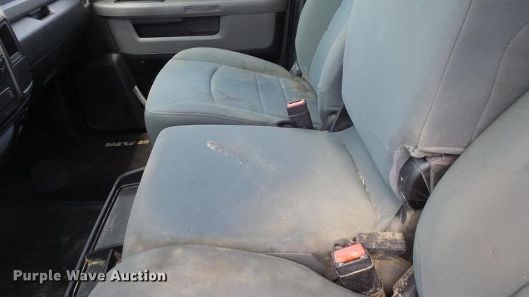 image for item DE2969 2013 Dodge Ram 2500 SLT Crew Cab pickup truck