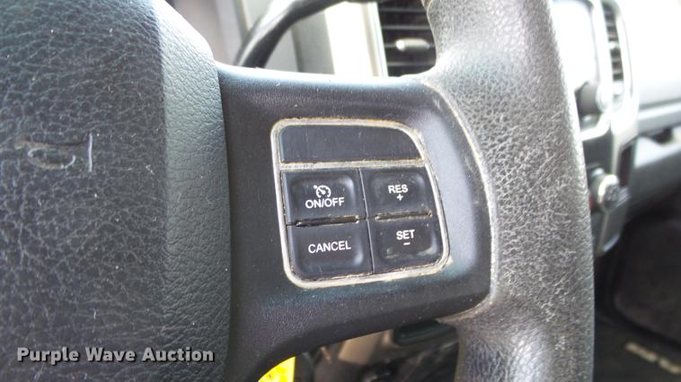 image for item DE2969 2013 Dodge Ram 2500 SLT Crew Cab pickup truck