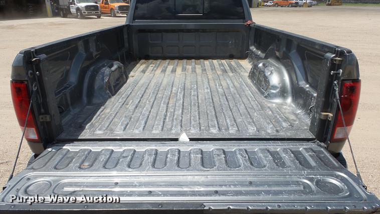 image for item DE2969 2013 Dodge Ram 2500 SLT Crew Cab pickup truck