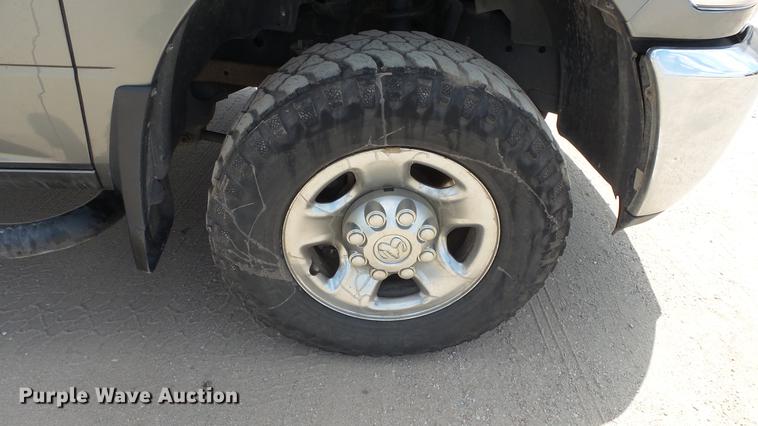 image for item DE2969 2013 Dodge Ram 2500 SLT Crew Cab pickup truck