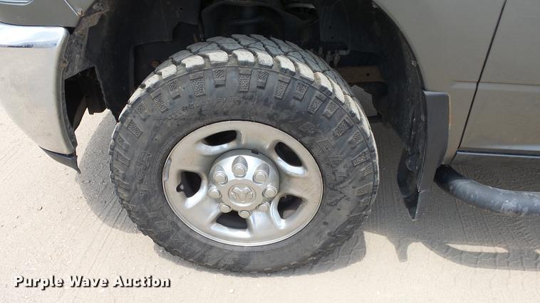 image for item DE2969 2013 Dodge Ram 2500 SLT Crew Cab pickup truck