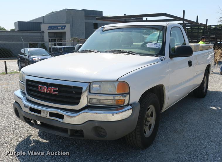 image for item DE3780 2003 GMC Sierra 1500 pickup truck