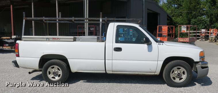 image for item DE3780 2003 GMC Sierra 1500 pickup truck