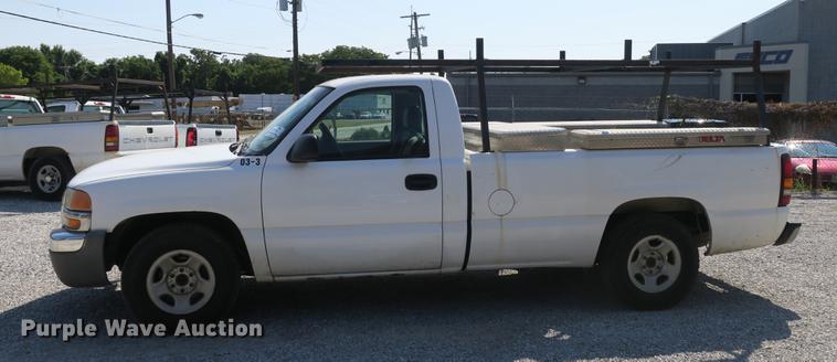 image for item DE3780 2003 GMC Sierra 1500 pickup truck