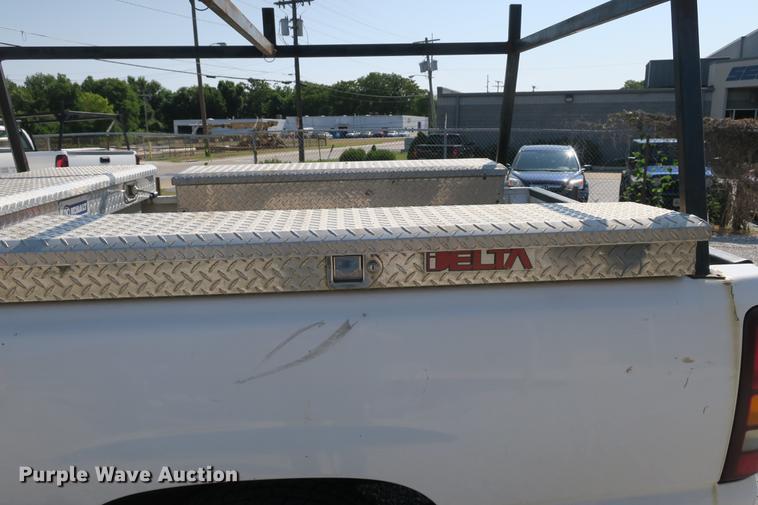 image for item DE3780 2003 GMC Sierra 1500 pickup truck