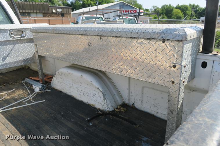 image for item DE3780 2003 GMC Sierra 1500 pickup truck