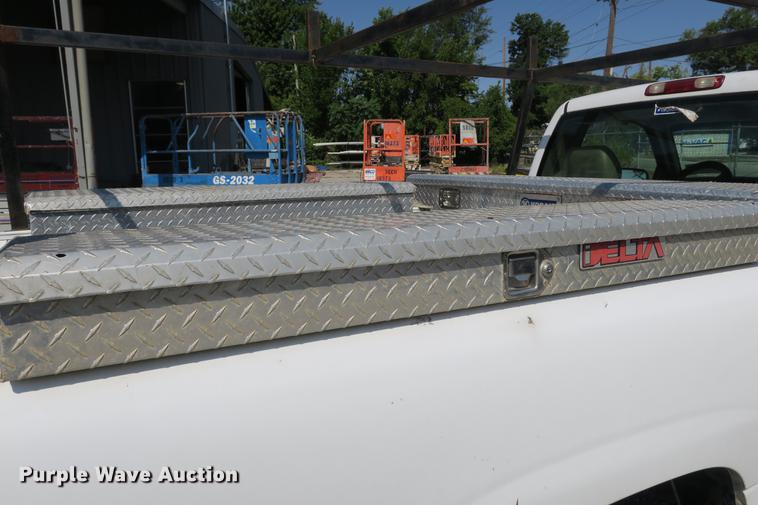 image for item DE3780 2003 GMC Sierra 1500 pickup truck