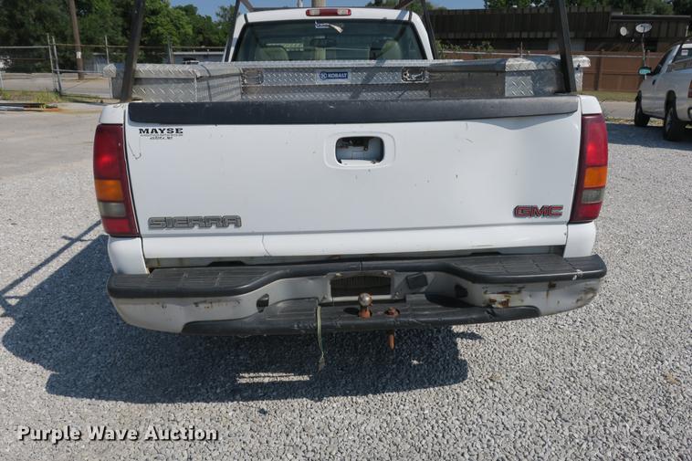 image for item DE3780 2003 GMC Sierra 1500 pickup truck