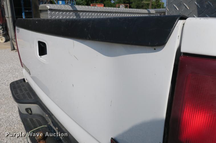 image for item DE3780 2003 GMC Sierra 1500 pickup truck