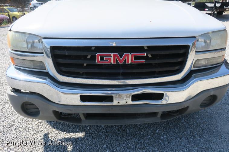 image for item DE3780 2003 GMC Sierra 1500 pickup truck