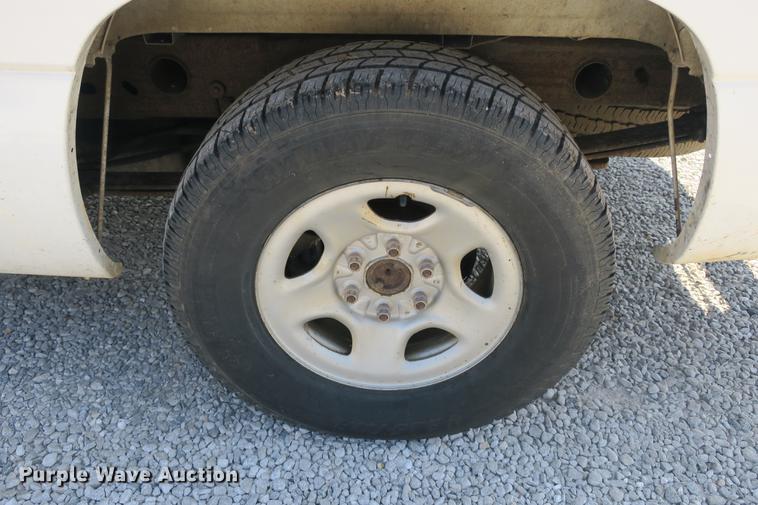 image for item DE3780 2003 GMC Sierra 1500 pickup truck