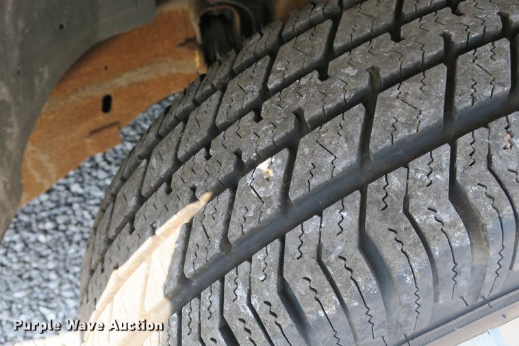 image for item DE3780 2003 GMC Sierra 1500 pickup truck