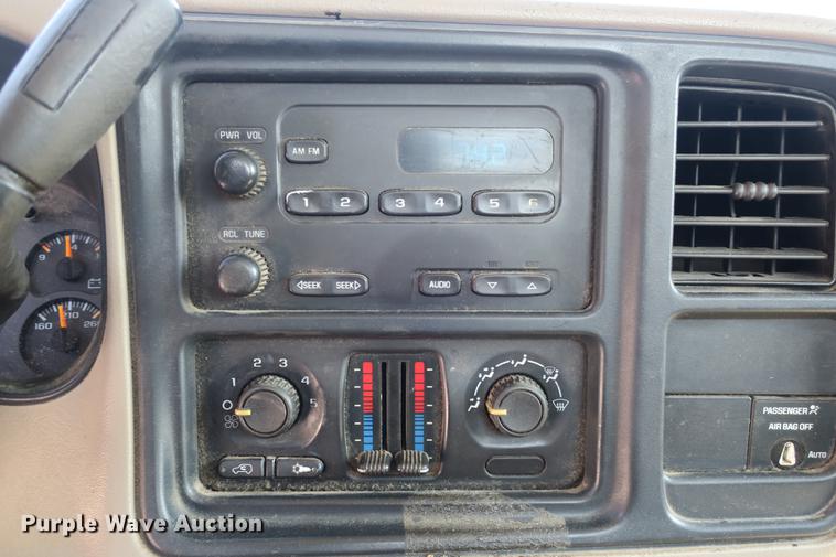 image for item DE3780 2003 GMC Sierra 1500 pickup truck