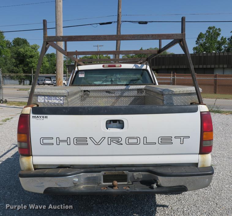 image for item DE3781 2002 Chevrolet Silverado 1500 pickup truck