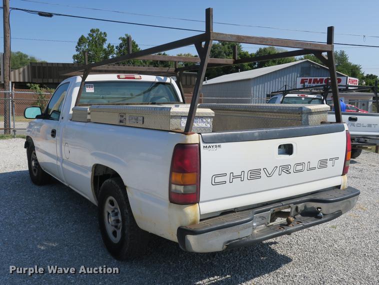 image for item DE3781 2002 Chevrolet Silverado 1500 pickup truck