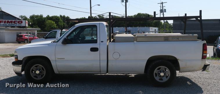 image for item DE3781 2002 Chevrolet Silverado 1500 pickup truck