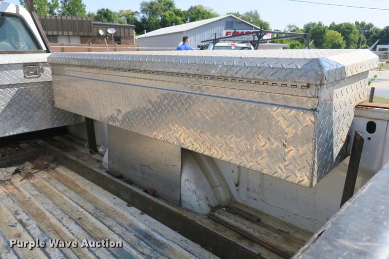 image for item DE3781 2002 Chevrolet Silverado 1500 pickup truck