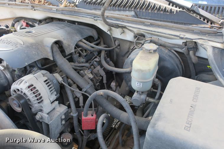 image for item DE3781 2002 Chevrolet Silverado 1500 pickup truck