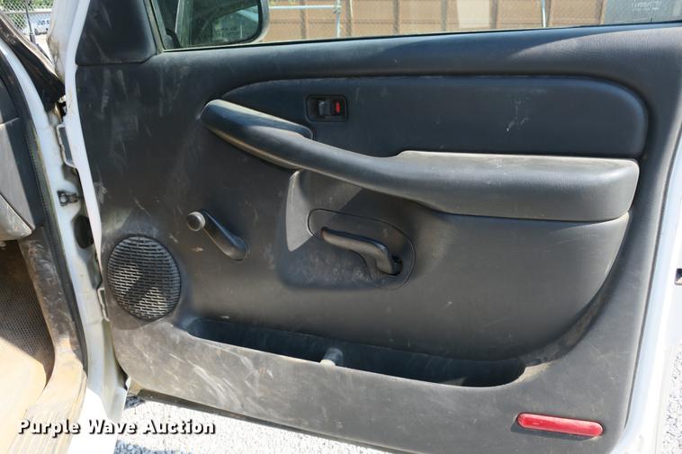 image for item DE3781 2002 Chevrolet Silverado 1500 pickup truck