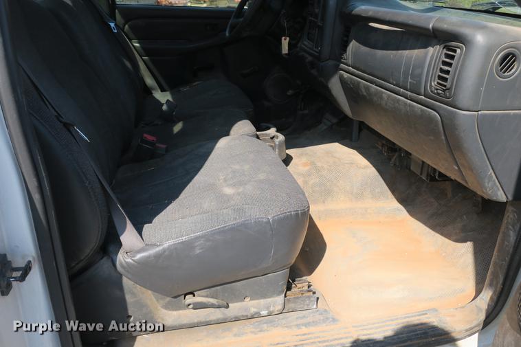 image for item DE3781 2002 Chevrolet Silverado 1500 pickup truck