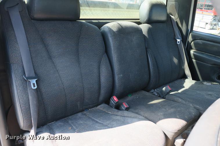 image for item DE3781 2002 Chevrolet Silverado 1500 pickup truck