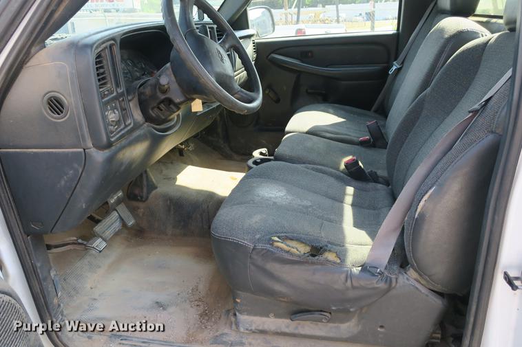 image for item DE3781 2002 Chevrolet Silverado 1500 pickup truck