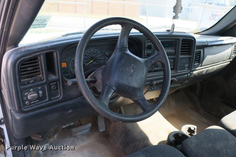 image for item DE3781 2002 Chevrolet Silverado 1500 pickup truck