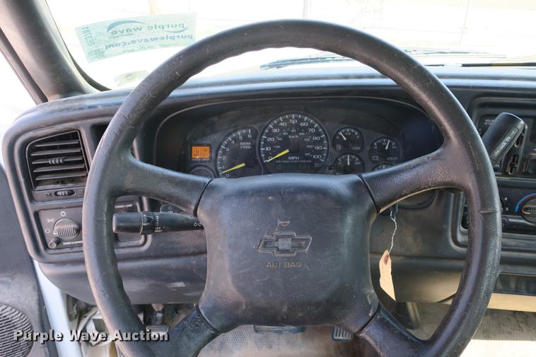 image for item DE3781 2002 Chevrolet Silverado 1500 pickup truck