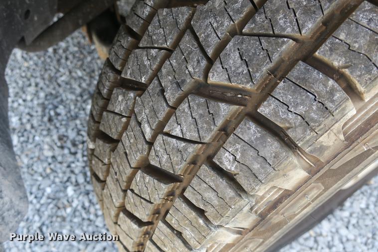 image for item DE3781 2002 Chevrolet Silverado 1500 pickup truck