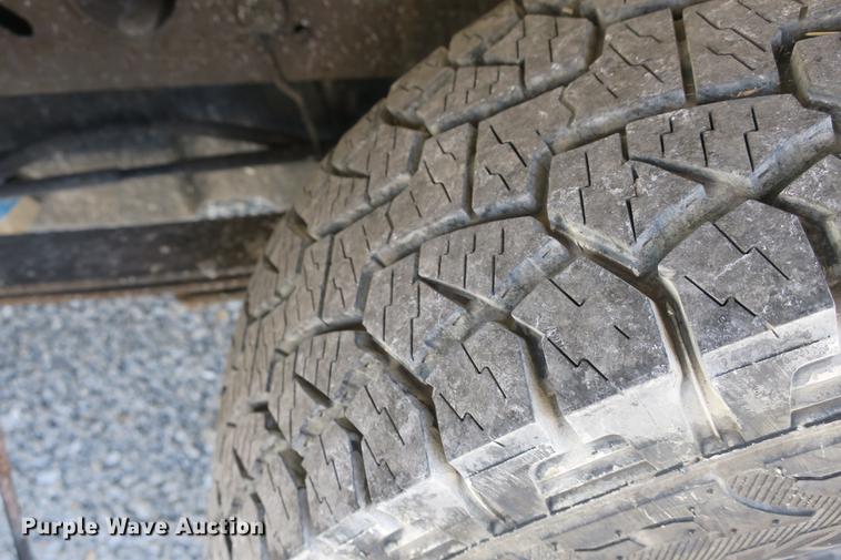 image for item DE3781 2002 Chevrolet Silverado 1500 pickup truck