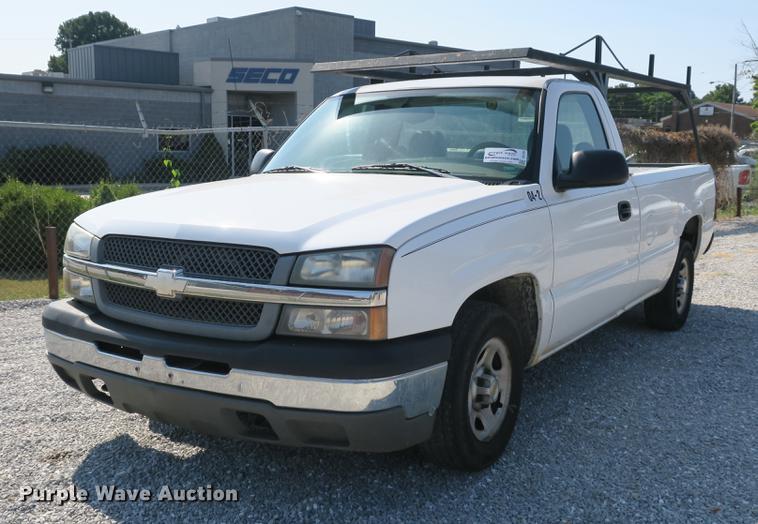 image for item DE3782 2004 Chevrolet Silverado 1500 pickup truck