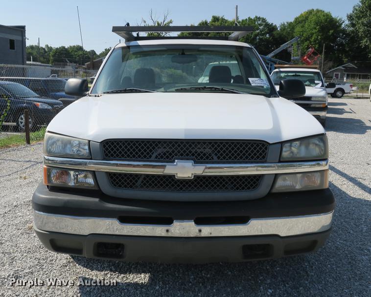 image for item DE3782 2004 Chevrolet Silverado 1500 pickup truck