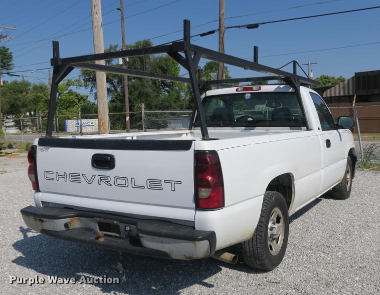 image for item DE3782 2004 Chevrolet Silverado 1500 pickup truck