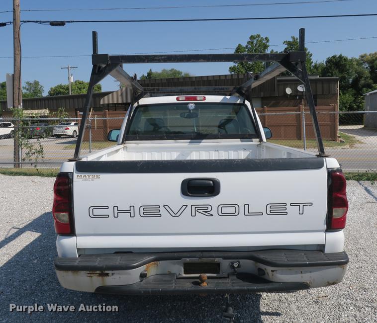 image for item DE3782 2004 Chevrolet Silverado 1500 pickup truck