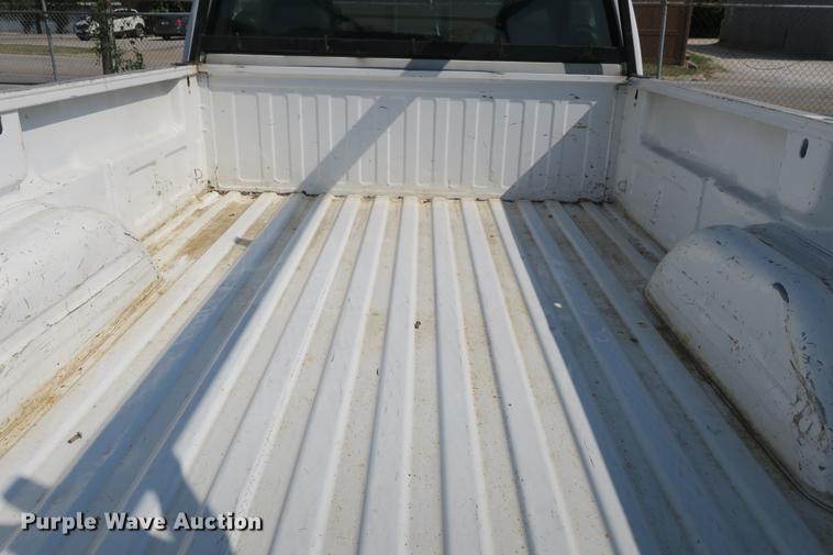 image for item DE3782 2004 Chevrolet Silverado 1500 pickup truck