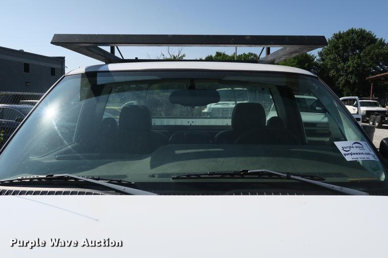 image for item DE3782 2004 Chevrolet Silverado 1500 pickup truck