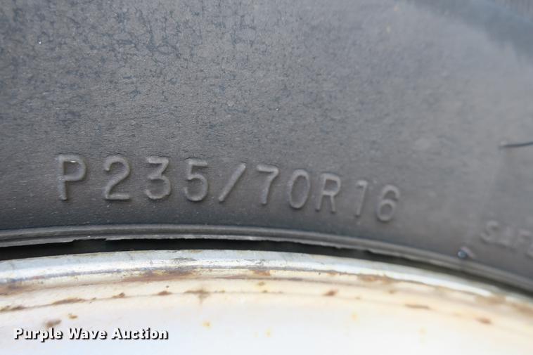 image for item DE3782 2004 Chevrolet Silverado 1500 pickup truck