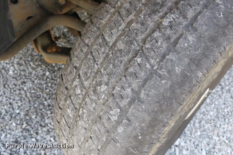 image for item DE3782 2004 Chevrolet Silverado 1500 pickup truck