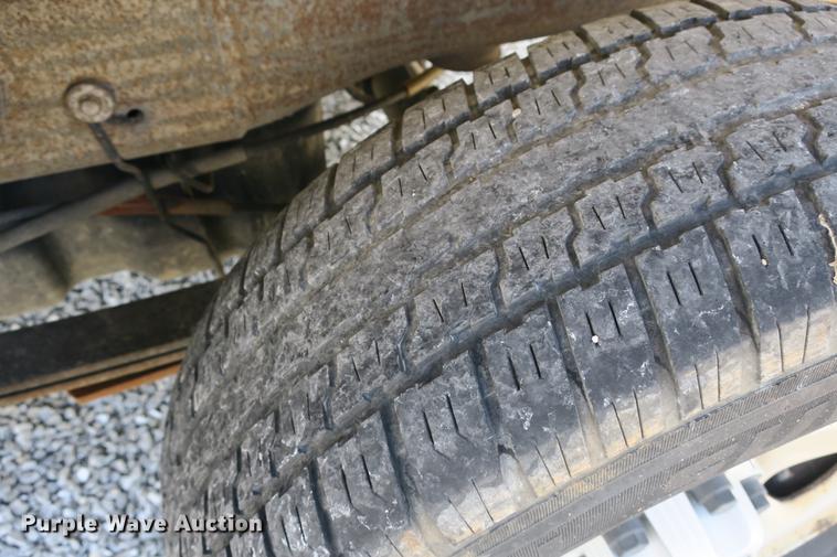 image for item DE3782 2004 Chevrolet Silverado 1500 pickup truck