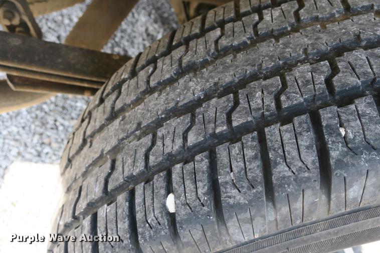 image for item DE3782 2004 Chevrolet Silverado 1500 pickup truck